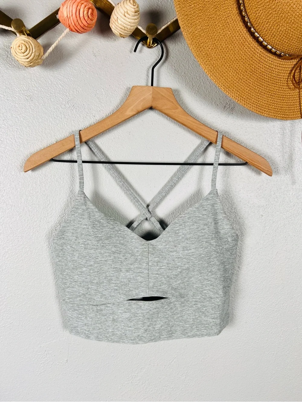 ALO Yoga Alosoft Highlight Bra in Athletic Heather Gray Size Large